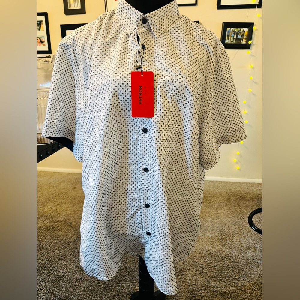 NWT Men's White Polka Dot Short Sleeve Shirt